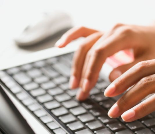 Chwilówki przez Internet – szybciej niż w gotówce? Chwilówki przez Internet – szybciej niż w gotówce?