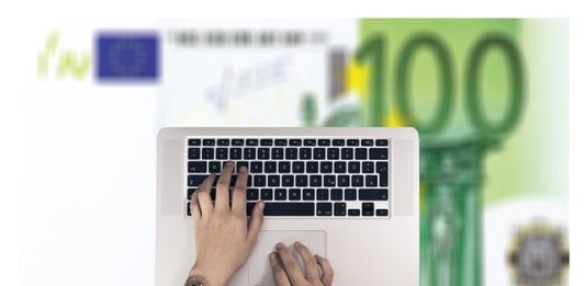 Ile zarabia farmaceuta?