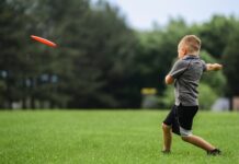 Czy przeglądający może pobierać pliki z Dysku Google?