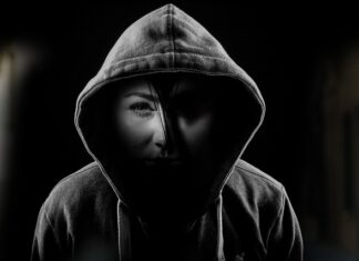 Jakie są zagrożenia spowodowane działalnością człowieka?