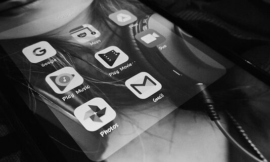 Czy Sklep Play to to samo co Google Play?