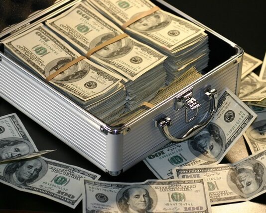 Kto zarabia 30 tys miesięcznie?