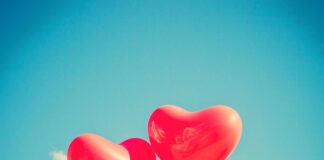 Czy przy zakupie przez internet podaje się do karty PIN?