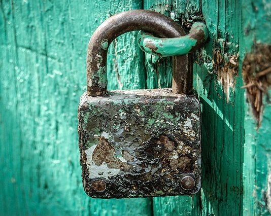 Jak dbać o bezpieczeństwo w chmurze?