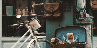 Jakie dane widzi sklep przy płatności kartą?