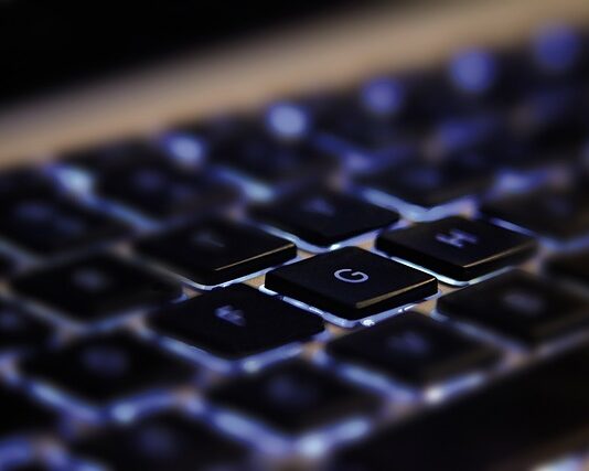 Jakich danych nie powinno się podawać w sieci i dlaczego?