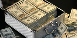 Ile zarabia specjalista od cyberbezpieczeństwa? Ile zarabia specjalista od cyberbezpieczeństwa?