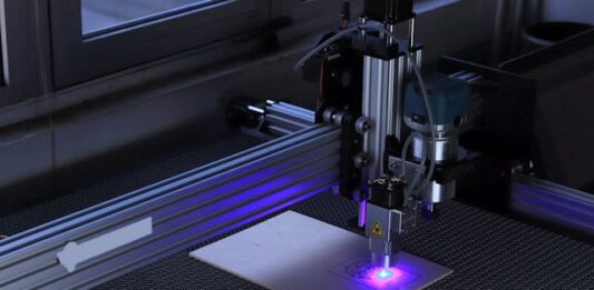 Cięcie blach stalowych laserem